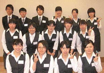2011年度新入社員.JPG