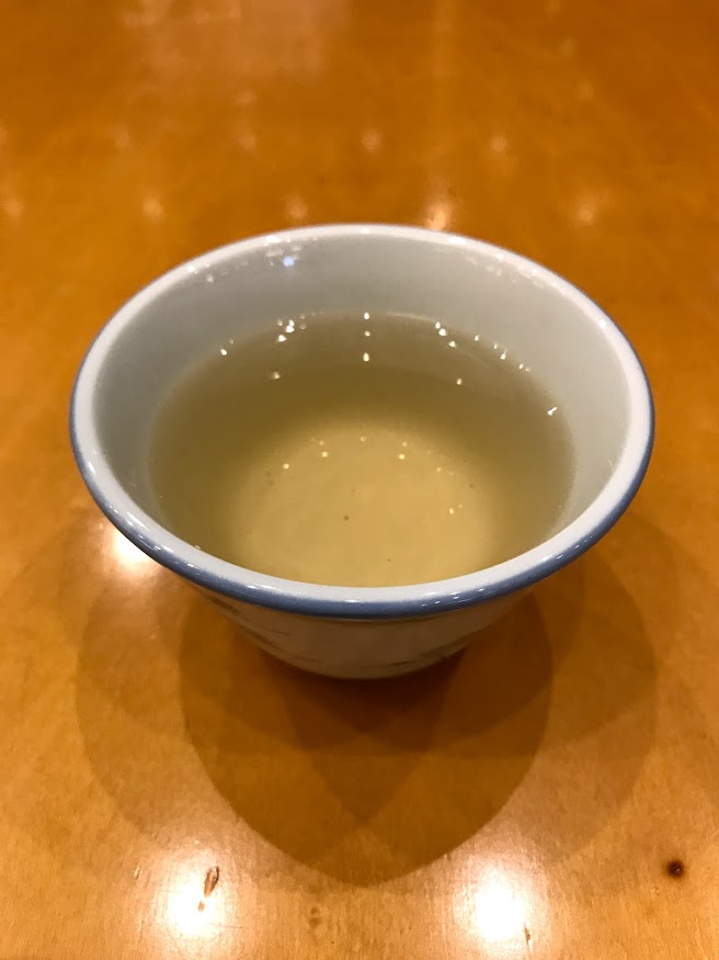 クロモジ茶でリラックスをどうぞ