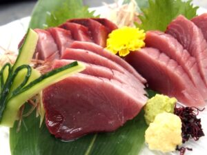 カツオ刺し＆カツオたたき定食がおすすめ♪