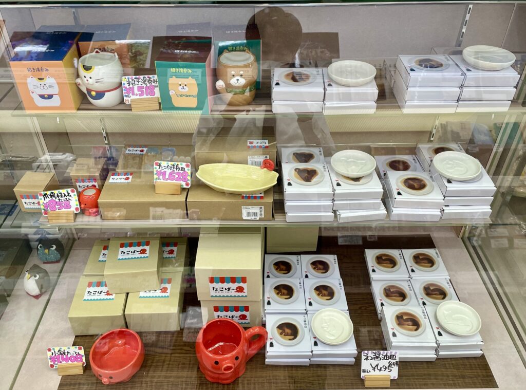 本日は猫の日!売店で販売中の猫グッズを紹介いたします♪
