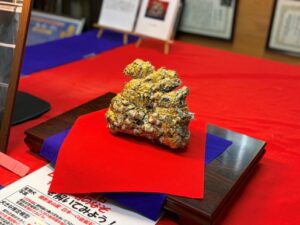 “金ぶら”バス巡りで黄金の記憶をたどろう