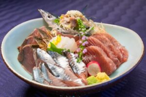 秋の味覚が満載!南三陸キラキラ秋旨丼!