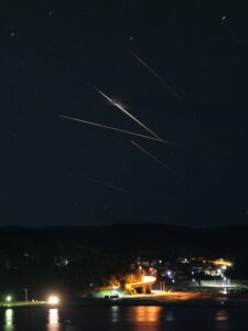 未確認落下光 正体はスターリンク・フレア